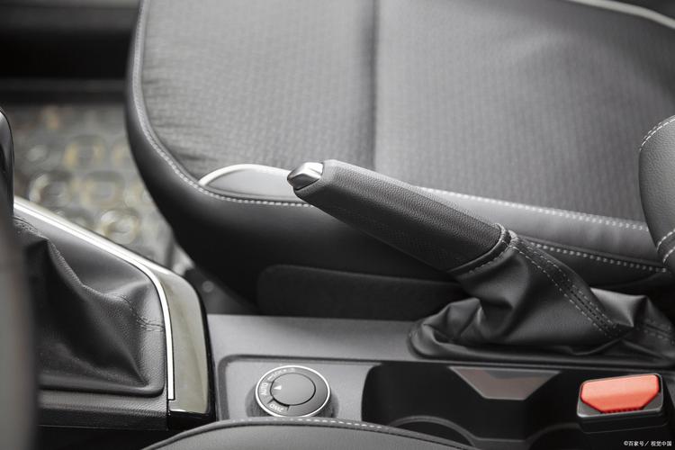 汽車內(nèi)飾件控溫方式及其油溫機控溫效果分析