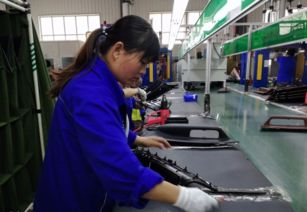 速度與品質(zhì)的完美融合 岐山梓翔汽車內(nèi)飾件生產(chǎn)線一月落地的背后